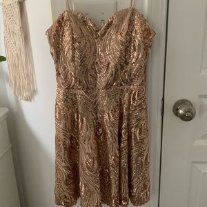 size S beautiful windsor homecoming/formal dress!!